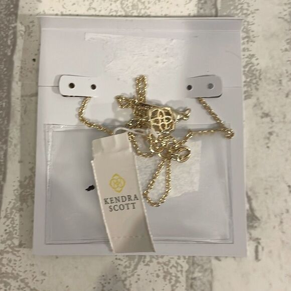 Kendra Scott Dollie Pendant Gold Necklace - Picture 4 of 7
